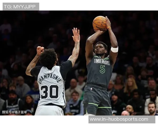 关键时刻文班的抛投突破爱德华兹直言对手高度让跳投难以成功